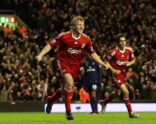 中超11月最佳球员候选：法比奥领衔，王燊超、吴曦、侯森在列（中超11月最佳球员候选名单：法比奥领跑，王燊超、吴曦、侯森入围）