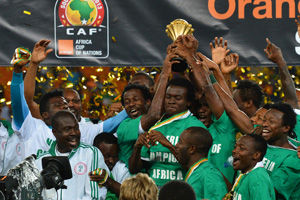 本世纪德甲戴帽数前10：莱万384场16次第1，凯恩76场10次第3