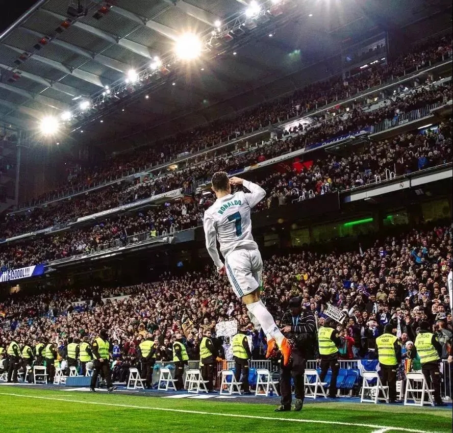 足球巴萨夏窗计划浮现，多名球员被列出售（巴萨夏窗计划出炉，多名球员将被挂牌出售）