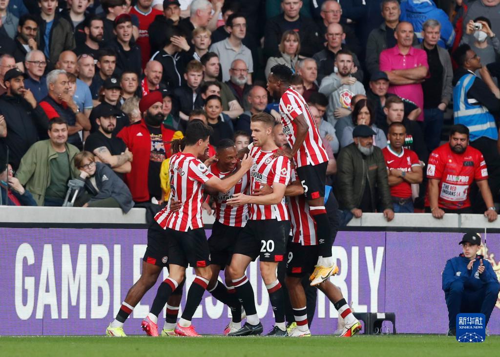 北京国安队获足协杯赛冠军，贺信来了！（北京国安捧起足协杯冠军，贺信送达！）