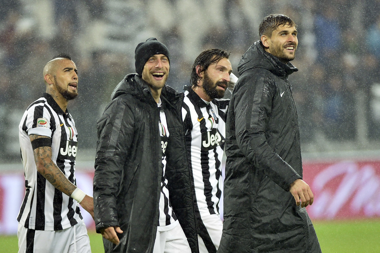 足球战术的新趋势：全能化（足球战术新风向：多面手化）