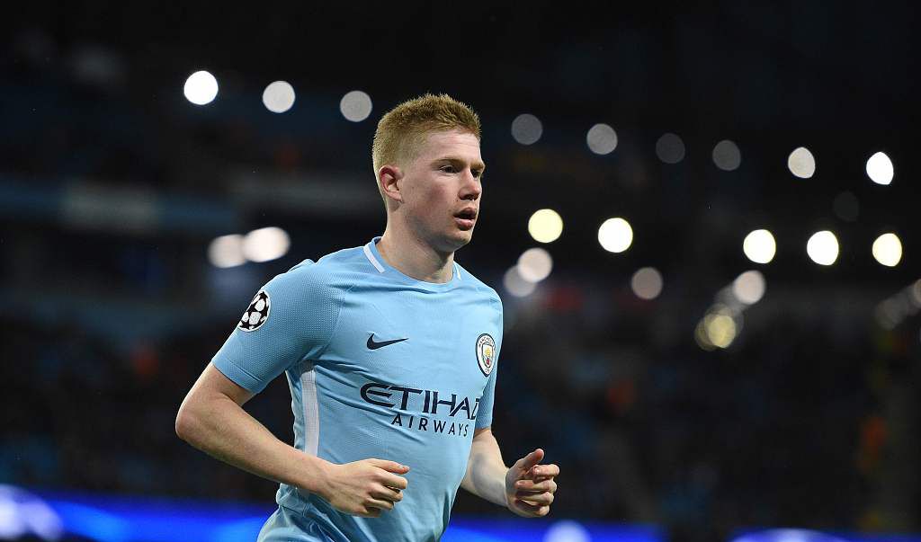 莱万加入欧冠百球俱乐部 进球效率比梅西C罗更高（莱万跻身欧冠百球俱乐部 进球效率力压梅西与C罗）