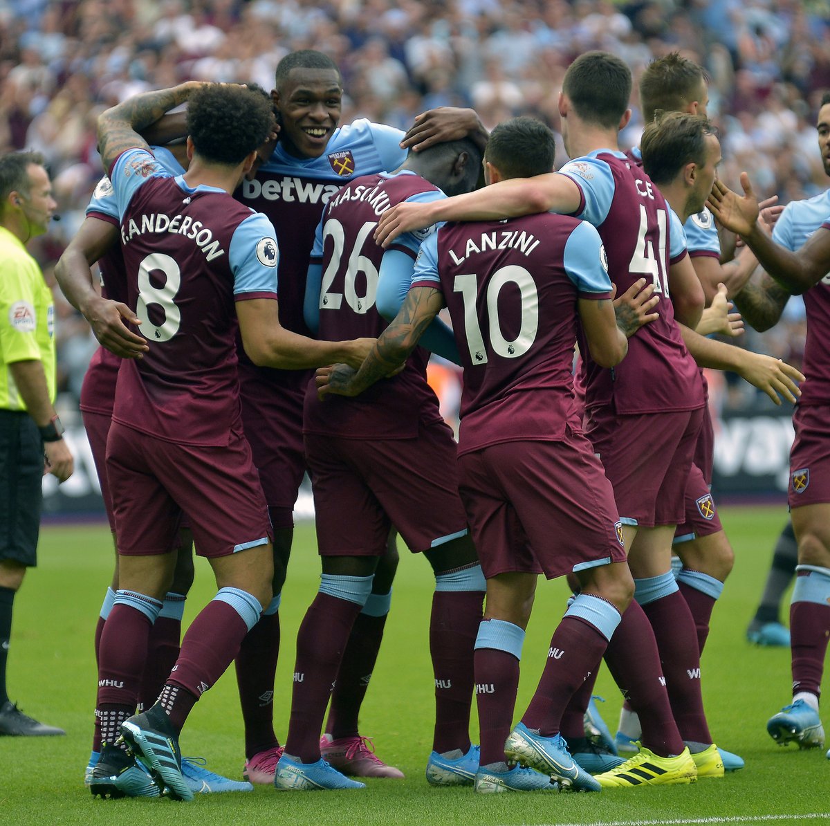 TA：热刺本赛季的定位球表现出色，曼联需要加强定位球防守